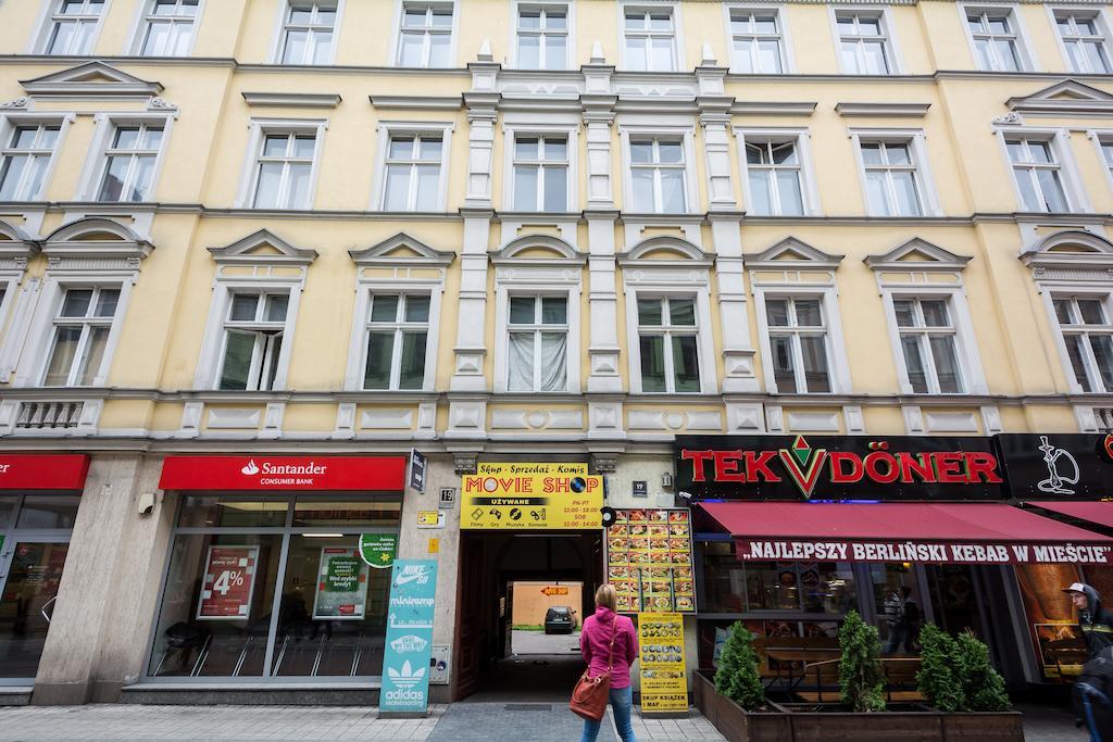 Hostel Awangarda Poznań Exteriör bild