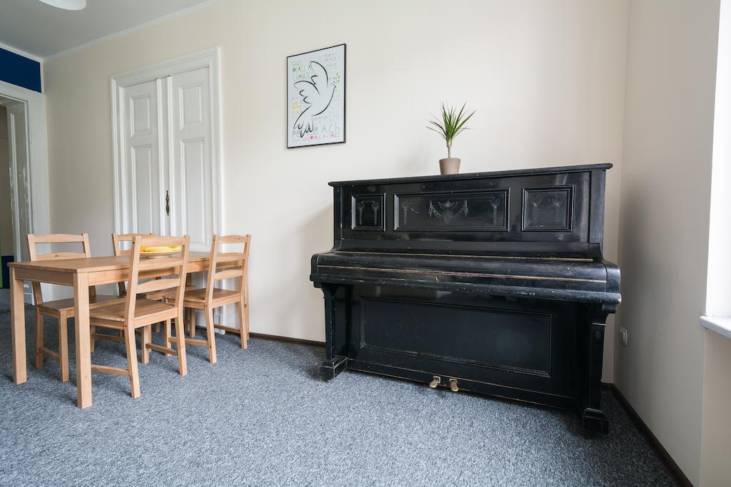 Hostel Awangarda Poznań Exteriör bild