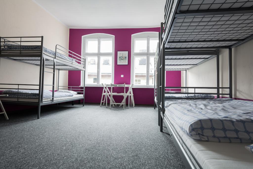 Hostel Awangarda Poznań Rum bild
