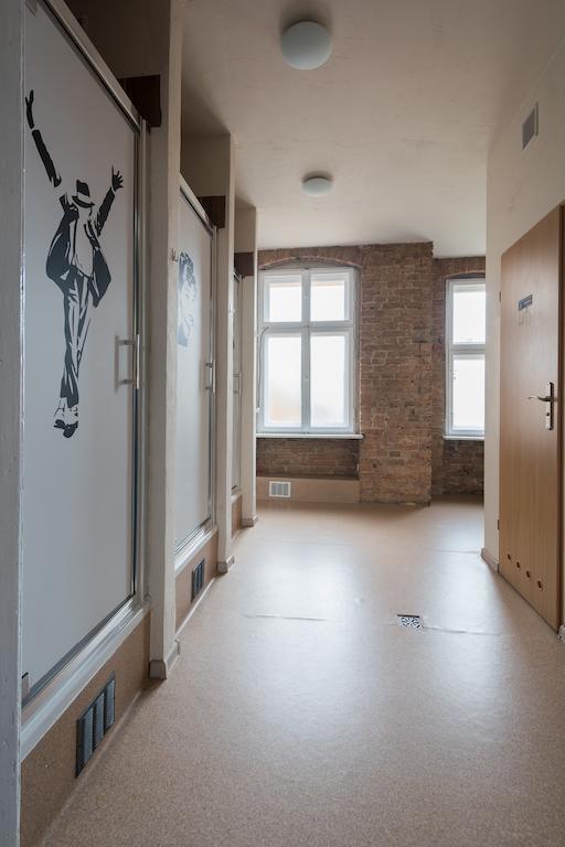 Hostel Awangarda Poznań Exteriör bild