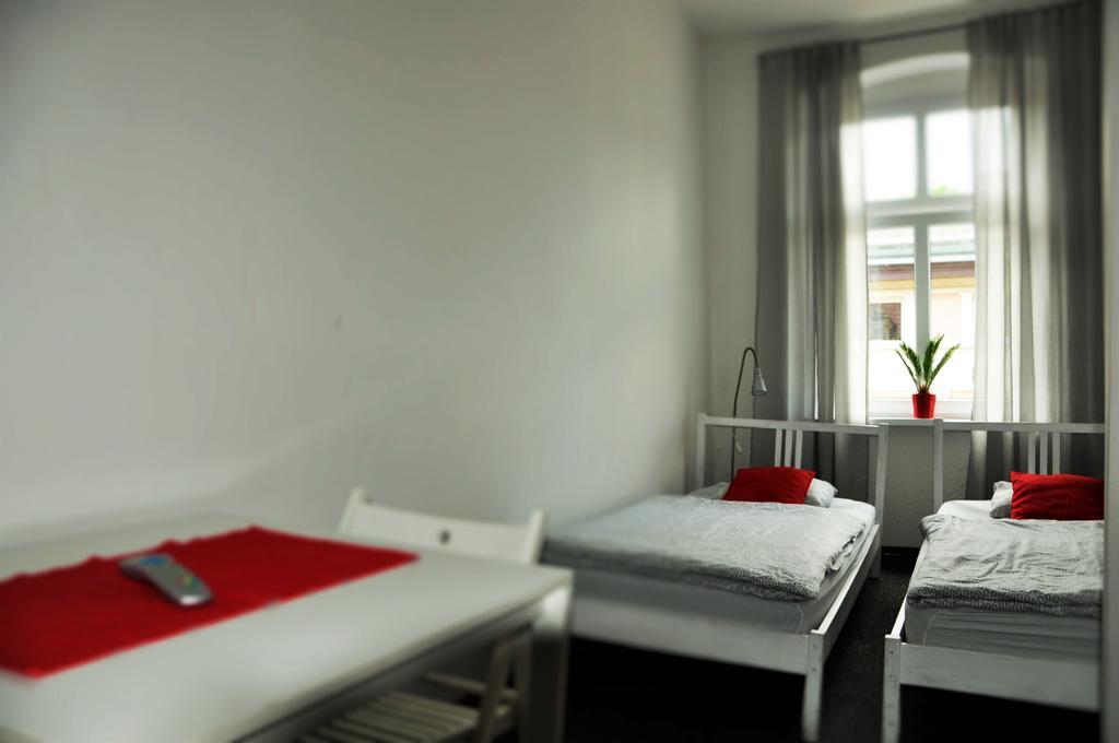 Hostel Awangarda Poznań Exteriör bild